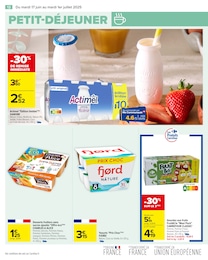 Offre Danone dans le catalogue Carrefour du moment à la page 14