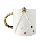 Mug sapin de noel en relief en promo chez B&M Mug sapin de noel en relief dans le catalogue B&M