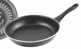 Poêle acier émaillé Ø 24 cm ou casserole Ø 18 cm en promo chez Cora Issy-les-Moulineaux à 7,90 €