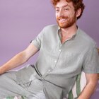 Chemise col mao lin mélangé vert kaki homme en promo chez La Halle Chemise col mao lin mélangé vert kaki homme dans le catalogue La Halle