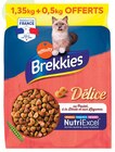 Croquettes pour chat délices au poulet à la dinde et aux légumes en promo chez Intermarché Super Croquettes pour chat délices au poulet à la dinde et aux légumes dans le catalogue Intermarché Super