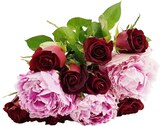 Cora - Bouquet de 8 roses et 3 pivoines : offre du catalogue Promo Bouquet de 8 roses et 3 pivoines à 7,99 € dans le catalogue Cora ""