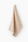 Torchon imprimé toile de Jouy 50x70cm 100% coton recyclé - Monoprix Margaret Torchon imprimé toile de Jouy 50x70cm 100% coton recyclé à 3,64 € dans le catalogue Monoprix Margaret