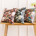 Segmüller Hergolding - Kissenhülle "Floral" Angebot im Prospekt Kissenhülle "Floral" bei Segmüller im Hergolding Prospekt für 2,99 €