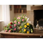 Bouquet duo de roses et lys - CARREFOUR en promo chez Carrefour Malakoff à 9,99 €