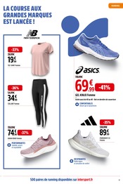 Adidas Angebote im Prospekt "PLUS DE SENSATIONS À PRIX LÉGER" von Intersport auf Seite 17