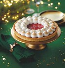 Tarte Couronne Framboise Meringuée - Intermarché Hyper Tarte Couronne Framboise Meringuée à 9,99 € dans le catalogue Intermarché Hyper