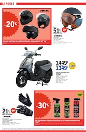 Promos Casque De Moto dans le catalogue "AVIS D'ÉCONOMIES" de E.Leclerc Casque De Moto en promo dans le catalogue E.Leclerc à la page 7