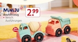 Baufahrzeug im Rossmann Prospekt Baufahrzeug von Miniju im aktuellen Rossmann Prospekt für 2,99 €