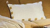 Housse de coussin dans le catalogue Maisons du Monde