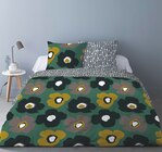Parure housse de couette 200 x 200 cm + 2 taies 65 x 65 cm Fleurie - Cora à Caen Parure housse de couette 200 x 200 cm + 2 taies 65 x 65 cm Fleurie en promo chez Cora Caen à 17,00 €