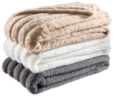 Wohndecke in Felloptik „Genius“ von Dieter Knoll im aktuellen XXXLutz Möbelhäuser Prospekt für 19,99 €