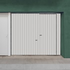 Porte garage bascultante + portillon blanc en promo chez Brico Dépôt Porte garage bascultante + portillon blanc dans le catalogue Brico Dépôt