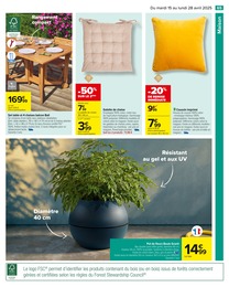 Offre Coussin dans le catalogue Carrefour du moment à la page 67
