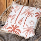 Coussin slub coton palmier pompo en promo chez B&M Poitiers à 11,99 €