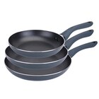 Lot de 3 poêles - CARREFOUR HOME en promo chez Carrefour Lot de 3 poêles - CARREFOUR HOME dans le catalogue Carrefour