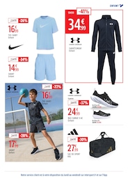 Offre Survêtement Enfant dans le catalogue Intersport du moment à la page 15