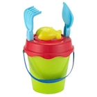Seau de plage garni en promo chez Carrefour Seau de plage garni dans le catalogue Carrefour