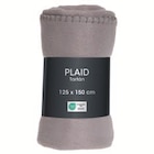 Plaid polaire en promo chez Maxi Bazar Clichy à 2,99 €