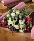 Bouquet composé 10 tiges fantaisie en promo à 11,99 € chez Intermarché Super Bouquet composé 10 tiges fantaisie dans le catalogue Intermarché Super