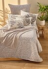 Woolworth Kronach - Dekokissen mit Stickerei Angebot im Prospekt Dekokissen mit Stickerei bei Woolworth im Kronach Prospekt für 7,00 €