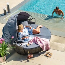 Sonnenbett „Sunshiner“ bei Höffner in Magdeburg Sonnenbett „Sunshiner“ im Angebot bei Höffner Magdeburg für 524,25 €