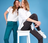 Promo Pantalon à 19,99 € dans le catalogue La Halle à Lognes