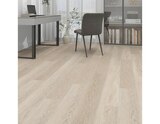 Sol en PVC 122X18,1 cm couleur foncé avec sous couche intégrée 4+1 mm "BAMAC" en promo chez Brico Dépôt Troyes à 30,72 €
