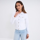 Promo Veste en jean ajustée boutonnée denim blanc femme à 25,99 € dans le catalogue La Halle à Saint-Martial-d'Artenset