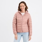Doudoune légère déperlante à capuche vieux rose femme en promo chez La Halle Avignon à 29,99 €
