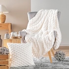 Coussin déhoussable en promo chez Maxi Bazar Coussin déhoussable dans le catalogue Maxi Bazar