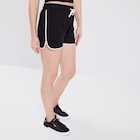 Promo Short de jogging droit taille élastiquée noir femme à 4,99 € dans le catalogue La Halle à Lannemezan