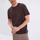 T-shirt en coton manches courtes marron foncé homme à 4,19 € dans le catalogue La Halle