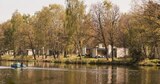 Naturerlebnisse, eine entspannte Atmosphäre und die Ruhe des Waldes Angebote von Het Meerdal bei Center Parcs Leipzig für 369,00 €