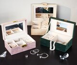 Woolworth Berlin - Schmuckbox Angebot im Prospekt Schmuckbox bei Woolworth im Berlin Prospekt "" für 10,00 €