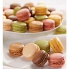 36 macarons avec présentoir sapin dans le catalogue Carrefour Market