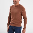 Pull avec col rond à relief marron homme - La Halle Pull avec col rond à relief marron homme à 13,99 € dans le catalogue La Halle