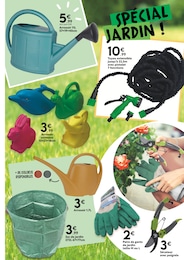 Offre Gants De Jardin dans le catalogue Maxi Bazar du moment à la page 17