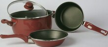 Table De Cuisson - finlandek dans le catalogue Géant Casino Gamme de cuisson en émail rouge - finlandek à 11,00 € en promo chez Géant Casino