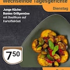 Aktuelles Buntes Grillgemüse mit Basilikum auf Kartoffelrösti Angebot bei GLOBUS in Erfurt ab 7,50 €