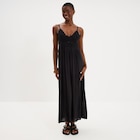 La Halle Mende - Promo Robe longue buste effet crochet noir femme Promo Robe longue buste effet crochet noir femme à 29,99 € dans le catalogue La Halle à Mende