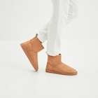 Bottines fourrées effet suédine sable femme à 25,99 € dans le catalogue La Halle