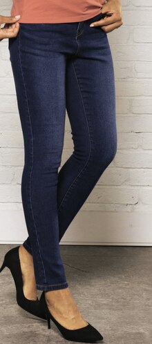 Tregging Femme - Arkitect dans le catalogue Géant Casino Jean skinny - Arkitect à 15,00 € en promo chez Géant Casino