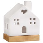 Maisonnette lumineuse en promo chez B&M Maisonnette lumineuse dans le catalogue B&M