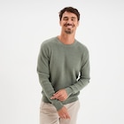 Pull avec col rond à relief vert kaki homme - La Halle Pull avec col rond à relief vert kaki homme à 19,99 € dans le catalogue La Halle
