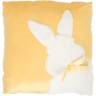 Coussin Lapin de Pâques - Action en promo chez Action Quimper à 2,99 €