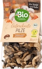 Getrocknete Pilzmischung mit Champignon, Herbsttrompete & Steinpilze im dm-drogerie markt Prospekt Getrocknete Pilzmischung mit Champignon, Herbsttrompete & Steinpilze von dmBio im aktuellen dm-drogerie markt Prospekt für 3,95 €