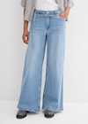 Wide-Leg-Jeans Mid Waist in hellblau  used aus 99% Baumwolle bei bonprix. im Prospekt "" für 29,99 €