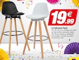 Le tabouret haut noir à Bazarland dans Sainte-Opportune-du-Bosc