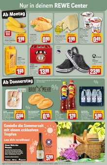 Kleidung im REWE Prospekt "Dein Markt" mit 40 Seiten (Bonn)
